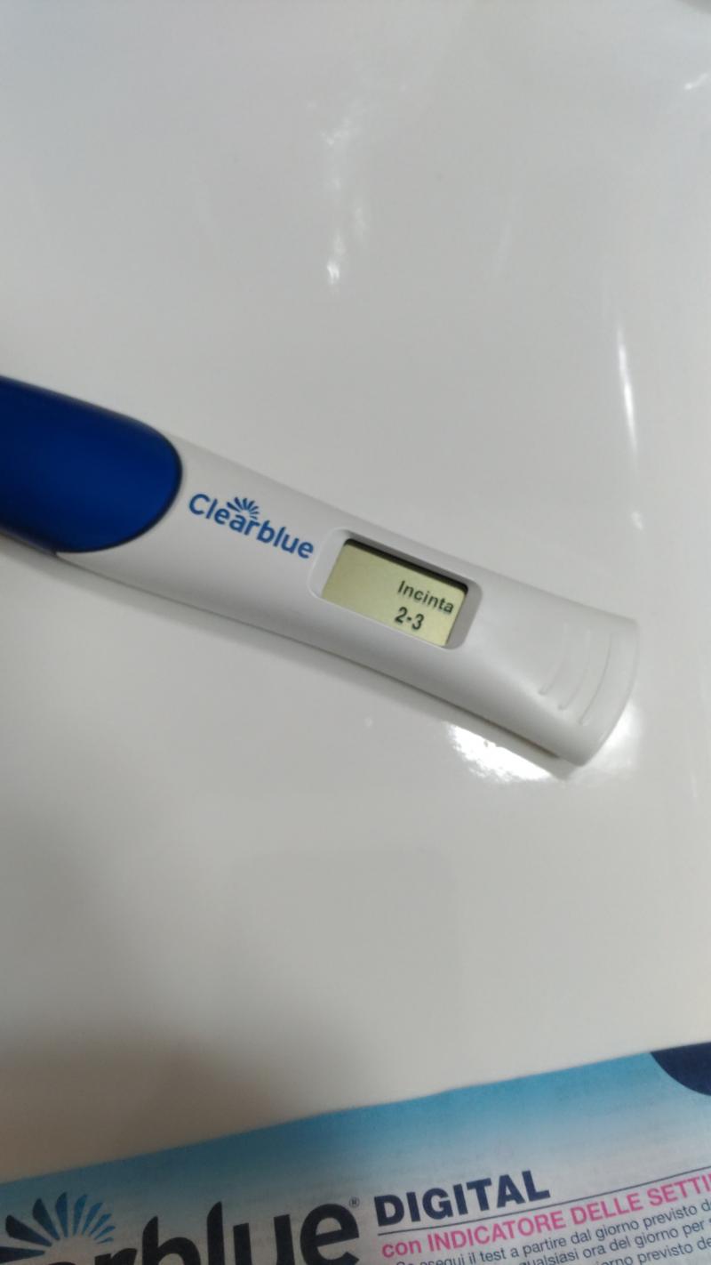 Test di gravidanza digitale con indicatore di settimane ...