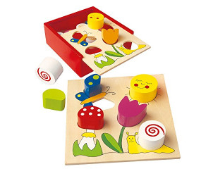 Gioco in legno con figure e prato